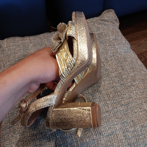 Kelly & Katie Heather Evening Sandal Gold Semi New Size 6M Heels - Picture 5 of 5